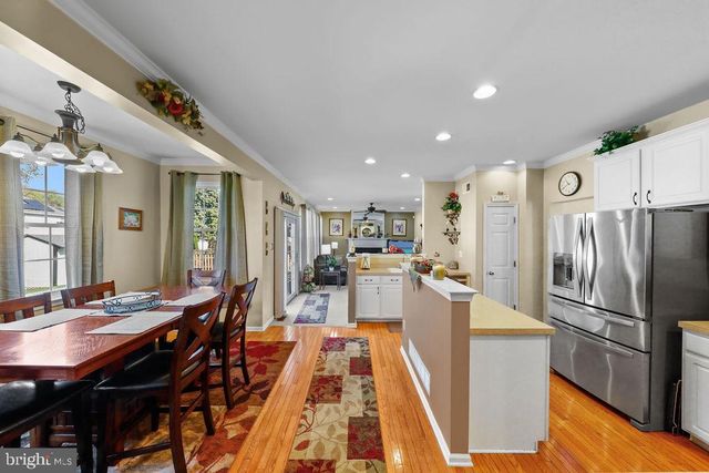 74 CREEKWOOD DR, Bordentown, NJ 08505