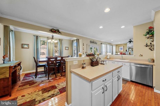 74 CREEKWOOD DR, Bordentown, NJ 08505