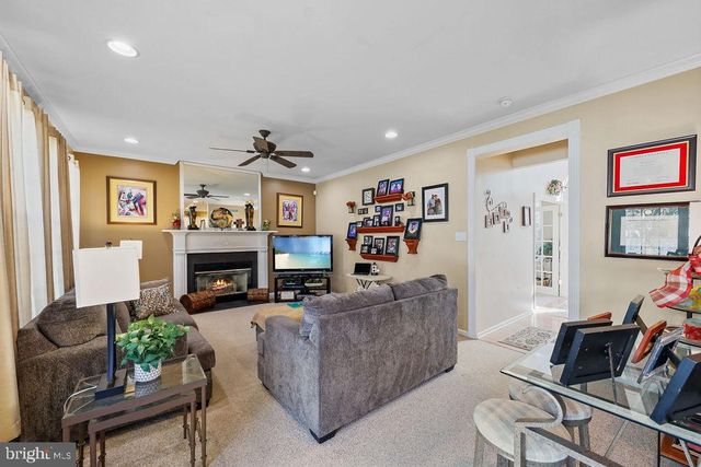 74 CREEKWOOD DR, Bordentown, NJ 08505