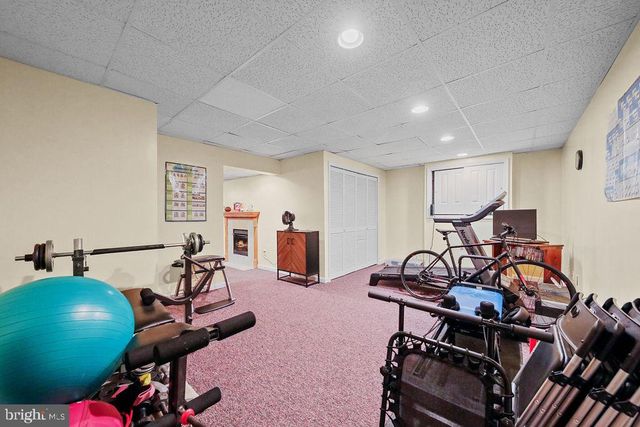 74 CREEKWOOD DR, Bordentown, NJ 08505