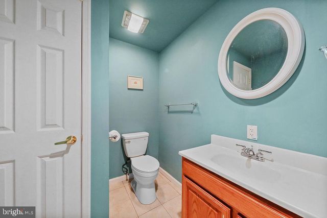 74 CREEKWOOD DR, Bordentown, NJ 08505