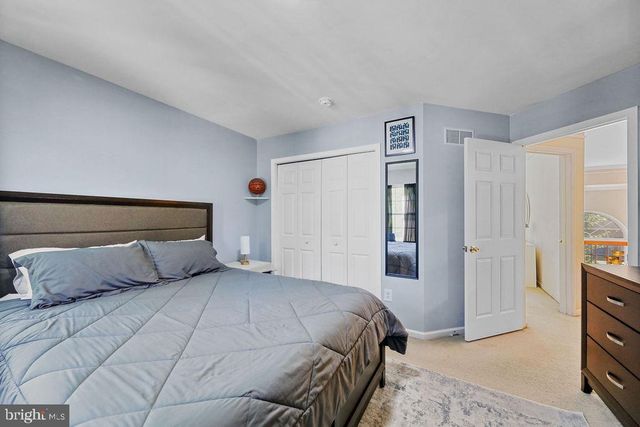 74 CREEKWOOD DR, Bordentown, NJ 08505