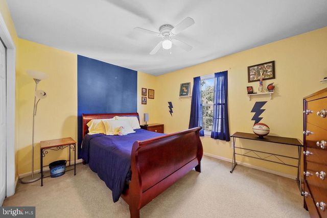 74 CREEKWOOD DR, Bordentown, NJ 08505