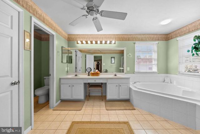 74 CREEKWOOD DR, Bordentown, NJ 08505