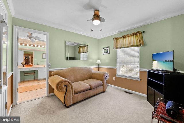 74 CREEKWOOD DR, Bordentown, NJ 08505