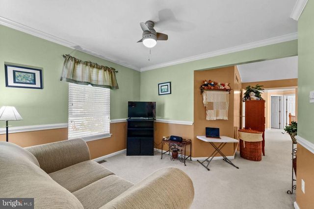 74 CREEKWOOD DR, Bordentown, NJ 08505
