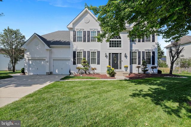 74 CREEKWOOD DR, Bordentown, NJ 08505