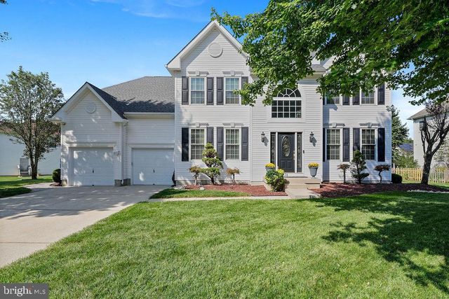 74 CREEKWOOD DR, Bordentown, NJ 08505