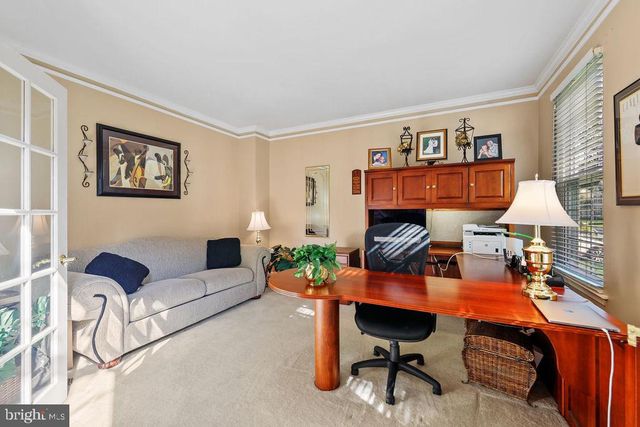 74 CREEKWOOD DR, Bordentown, NJ 08505