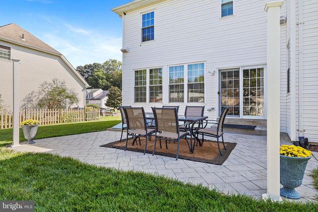 74 CREEKWOOD DR, Bordentown, NJ 08505