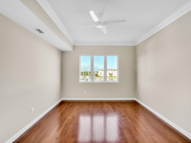 14 Harbour Isle Dr PH4, Fort Pierce, FL 34949