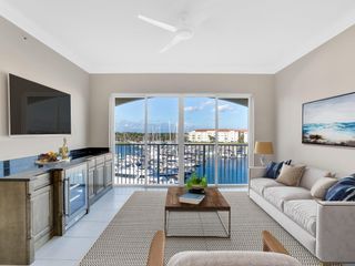 14 Harbour Isle Dr PH4, Fort Pierce, FL 34949