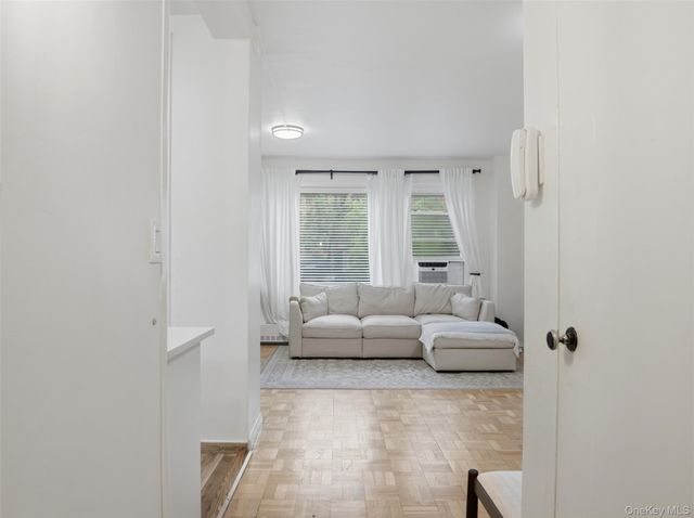8 Fordham Hill Oval 1C, Bronx, NY 10468