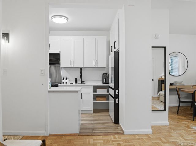 8 Fordham Hill Oval 1C, Bronx, NY 10468