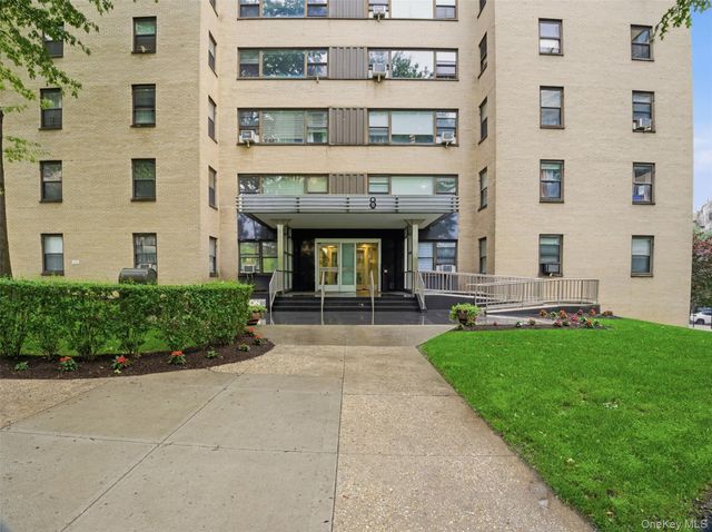8 Fordham Hill Oval 1C, Bronx, NY 10468