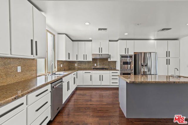 2619 N Rinconia Drive, Los Angeles, CA 90068