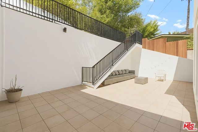 2619 N Rinconia Drive, Los Angeles, CA 90068