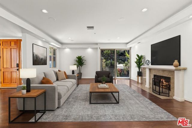 2619 N Rinconia Drive, Los Angeles, CA 90068