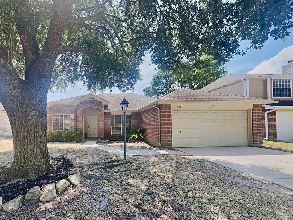 18203 Gravenhurst Lane, Tomball, TX 77377