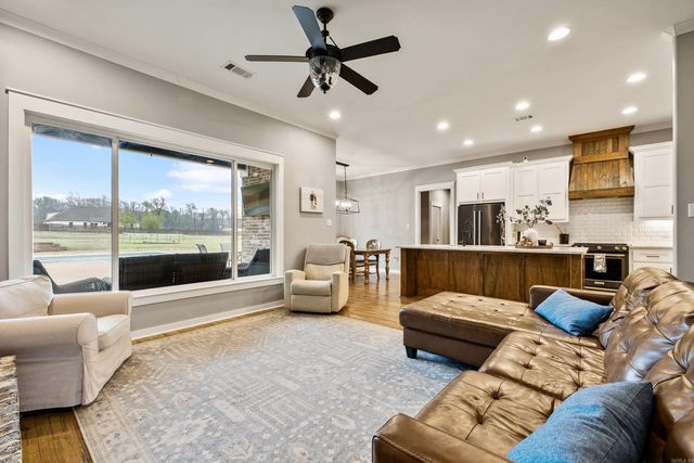 10118 Sanibel Loop, Alexander, AR 72002