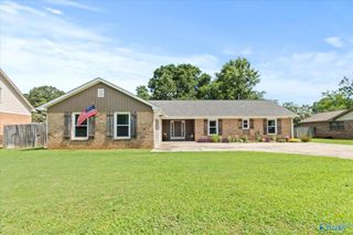 2404 Auburn Drive SW, Decatur, AL 35603