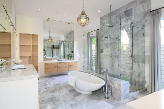 6446 Prestonshire Lane, Dallas, TX 75225