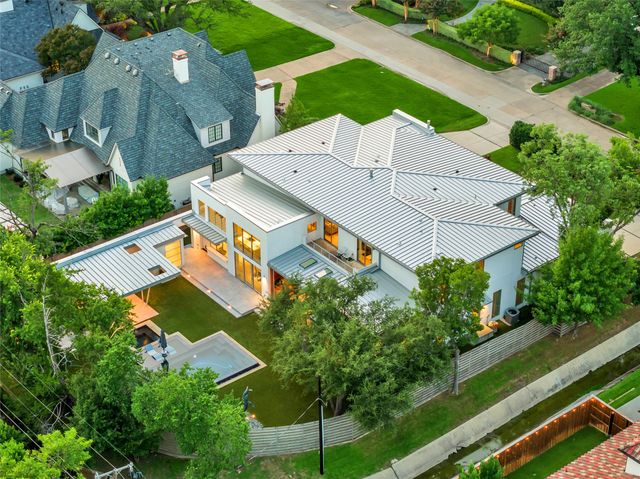 6446 Prestonshire Lane, Dallas, TX 75225