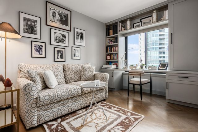 155 W Main Street, 1205, Columbus, OH 43215