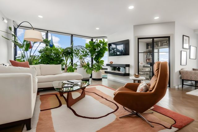 155 W Main Street, 1205, Columbus, OH 43215