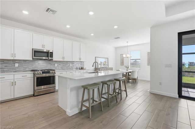 20273 Kingmont DR, Estero, FL 33928