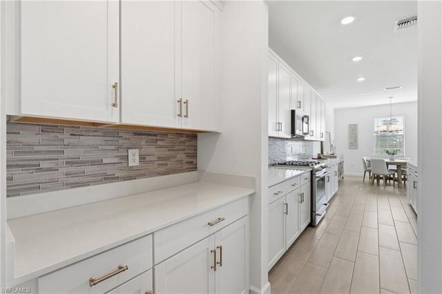 20273 Kingmont DR, Estero, FL 33928