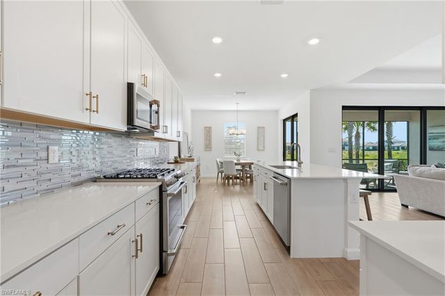 20273 Kingmont DR, Estero, FL 33928
