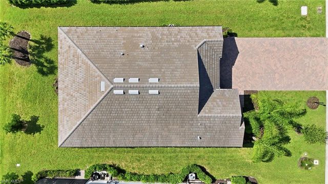 20273 Kingmont DR, Estero, FL 33928