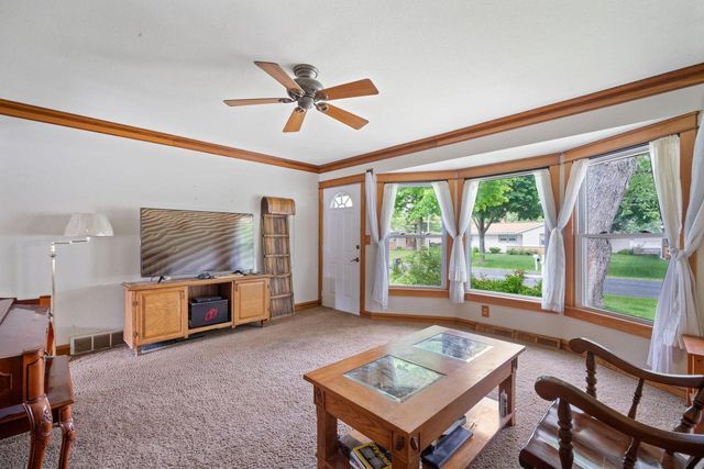 5863 S Madeline AVENUE, Milwaukee, WI 53221
