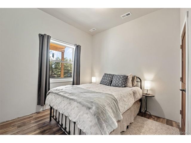 2270 Pikes Peak Dr, Florissant, CO 80816