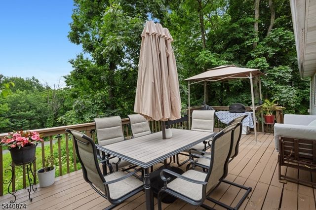 40 Shadowy Ln, West Milford Twp., NJ 07480