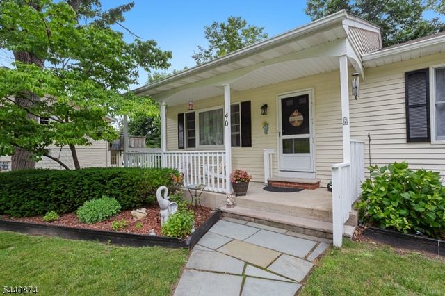 40 Shadowy Ln, West Milford Twp., NJ 07480