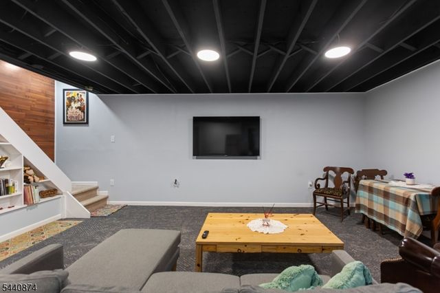 40 Shadowy Ln, West Milford Twp., NJ 07480