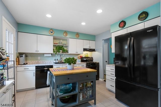 40 Shadowy Ln, West Milford Twp., NJ 07480