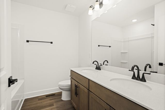 154 Barton Village Boulevard, Lebanon, TN 37090