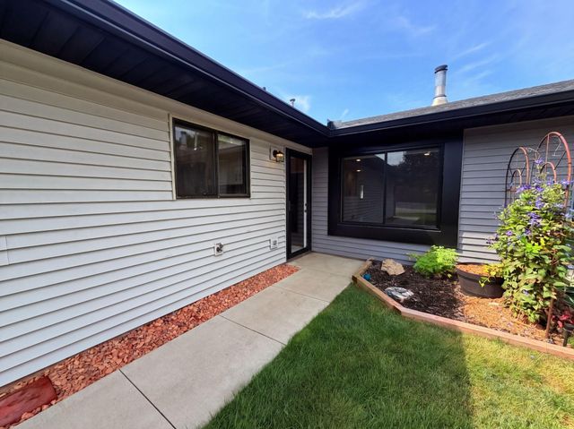 13397 Hughes Court, Apple Valley, MN 55124