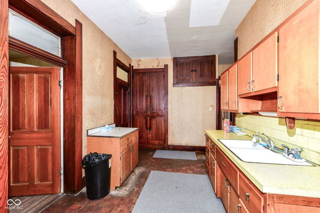 1660 N 10th Street, Noblesville, IN 46060
