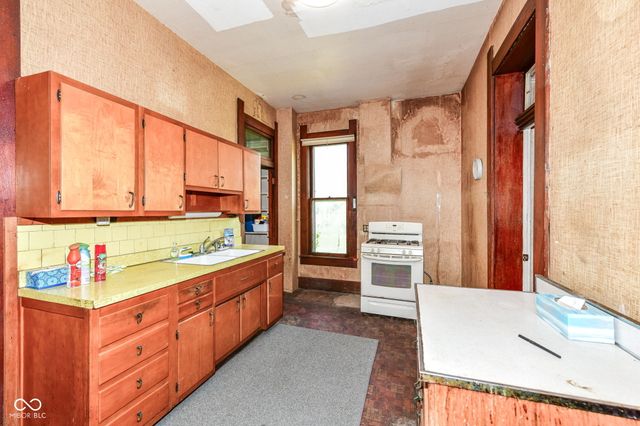 1660 N 10th Street, Noblesville, IN 46060