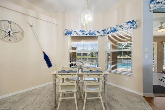 516 SE 8th PL, Cape Coral, FL 33990