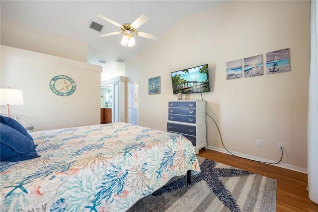 516 SE 8th PL, Cape Coral, FL 33990