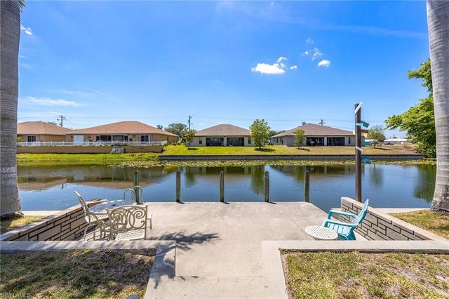 516 SE 8th PL, Cape Coral, FL 33990