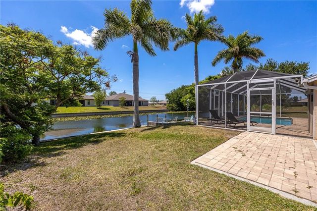 516 SE 8th PL, Cape Coral, FL 33990