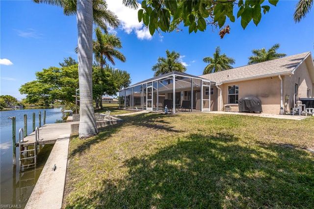 516 SE 8th PL, Cape Coral, FL 33990