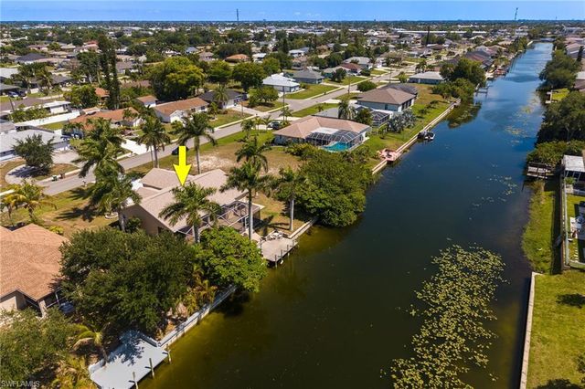 516 SE 8th PL, Cape Coral, FL 33990