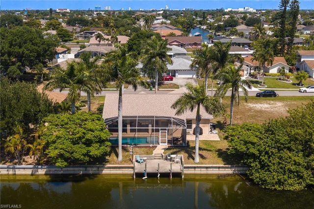 516 SE 8th PL, Cape Coral, FL 33990